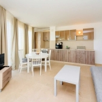 Дава се под наем Тристаен апартамент в Несебър - 94 кв.м за 1260 € - Снимка #1