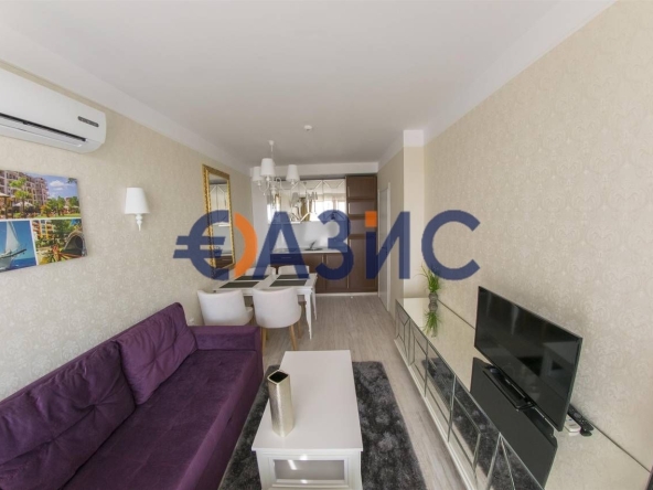 Двустаен апартамент в к.к. Слънчев бряг - 56 кв.м за 1500 €/кв.м - Снимка #1