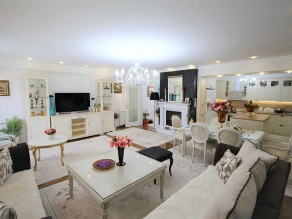 Дава се под наем Двустаен апартамент в Бургас, Изгрев - 64 кв.м за 280.5 € - Снимка #1