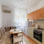 Дава се под наем Едностаен апартамент в Варна, Гръцка махала - 44 кв.м за 561 € - Снимка #1