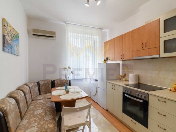 Дава се под наем Едностаен апартамент в Варна, Гръцка махала - 44 кв.м за 561 € - Снимка #1