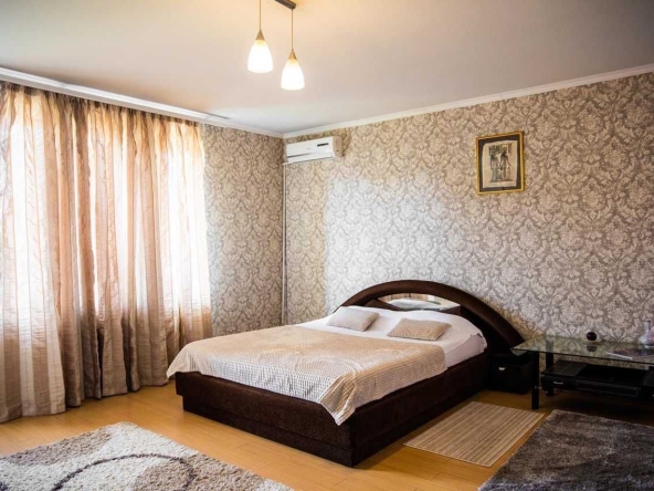 Дава се под наем Едностаен апартамент в София, Център - 31 кв.м за 325 € - Снимка #1