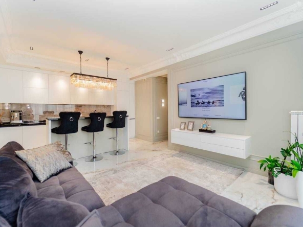 Дава се под наем Тристаен апартамент в София, Кръстова вада - 68 кв.м за 700 € - Снимка #1