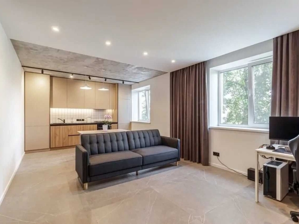 Дава се под наем Двустаен апартамент в София, Зона Б-18 - 71 кв.м за 459 € - Снимка #1