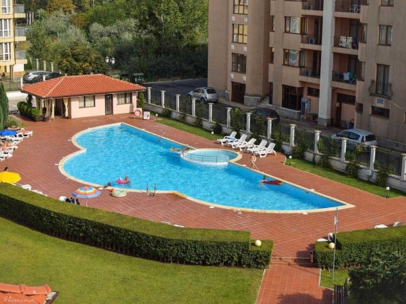 Тристаен апартамент в к.к. Слънчев бряг - 105 кв.м за 704 €/кв.м - Снимка #1