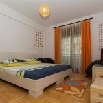 Дава се под наем Едностаен апартамент в Бургас, Лазур - 30 кв.м за 153 € - Снимка #1