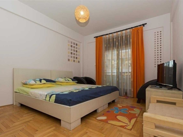 Дава се под наем Едностаен апартамент в Бургас, Лазур - 30 кв.м за 153 € - Снимка #1