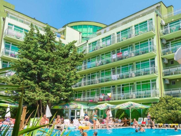 Хотел в к.к. Слънчев бряг - 5300 кв.м за 337 €/кв.м - Снимка #1
