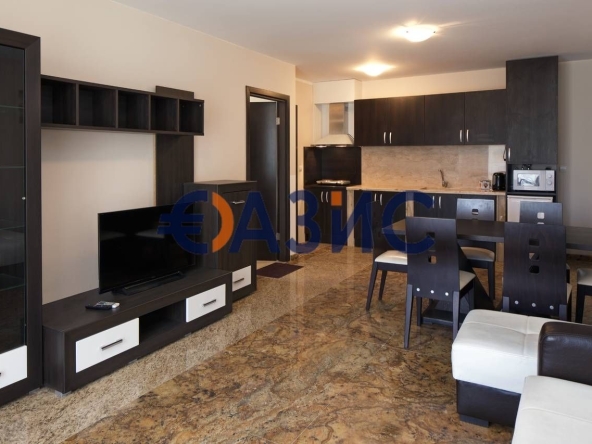 Тристаен апартамент в к.к. Слънчев бряг - 78 кв.м за 663 €/кв.м - Снимка #1