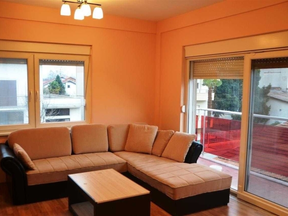 Дава се под наем Тристаен апартамент в Бургас, Братя Миладинови - 79 кв.м за 255 € - Снимка #1