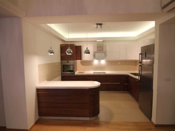 Дава се под наем Двустаен апартамент в Бургас, Лазур - 69 кв.м за 204 € - Снимка #1