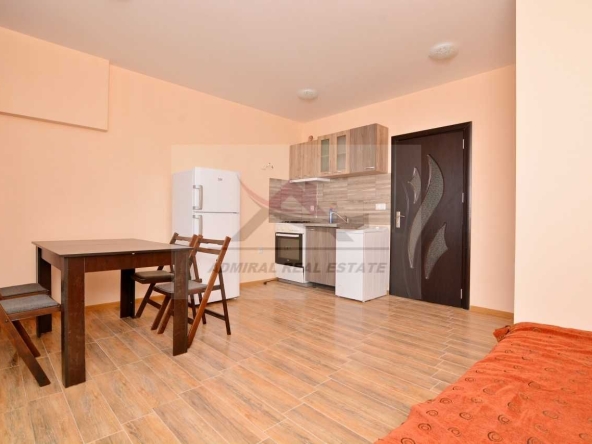 Дава се под наем Двустаен апартамент в Варна, Цветен квартал - 50 кв.м за 350 € - Снимка #1