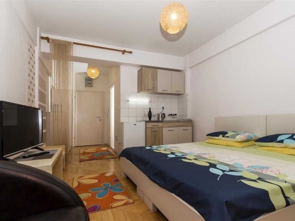 Дава се под наем Едностаен апартамент в Бургас, Лазур - 35 кв.м за 153 € - Снимка #1