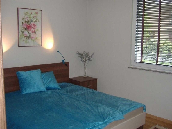 Дава се под наем Двустаен апартамент в Бургас, Изгрев - 67 кв.м за 204 € - Снимка #1