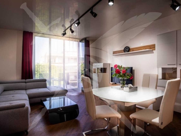 Дава се под наем Тристаен апартамент в Варна, Чайка - 108 кв.м за 1300 € - Снимка #1