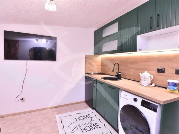 Дава се под наем Двустаен апартамент в Варна, м-т Траката - 50 кв.м за 375 € - Снимка #1