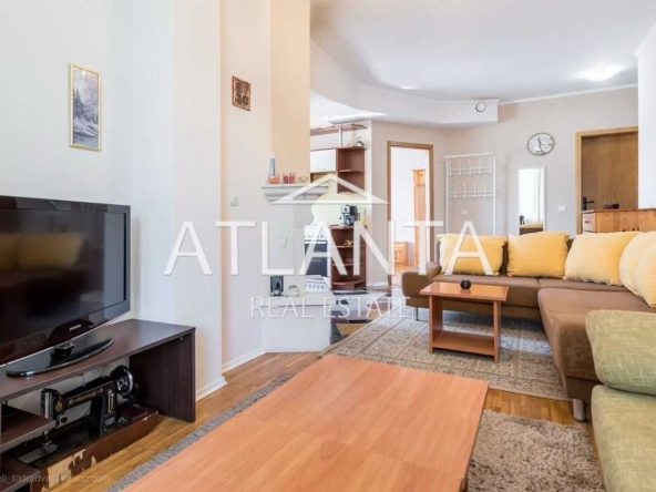 Тристаен апартамент в с. Кранево, Област Добрич - 100 кв.м за 1000 €/кв.м - Снимка #1