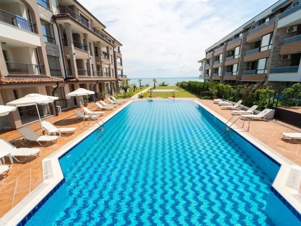 Двустаен апартамент в Бургас, Сарафово - 71 кв.м за 1257 €/кв.м - Снимка #1
