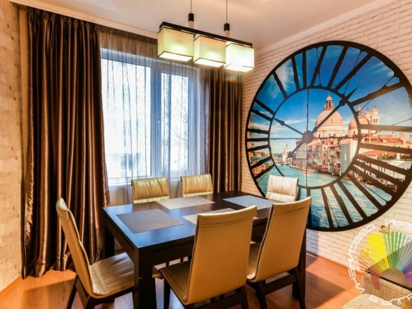 Дава се под наем Тристаен апартамент в Бургас, Братя Миладинови - 107 кв.м за 561 € - Снимка #1