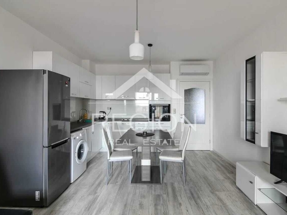 Дава се под наем Тристаен апартамент в к.к. Златни пясъци - 142 кв.м за 900 € - Снимка #1