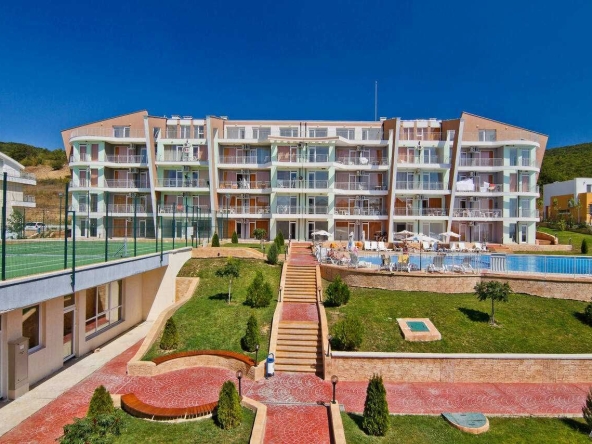 Двустаен апартамент в с. Кошарица, Област Бургас - 57 кв.м за 841 €/кв.м - Снимка #1