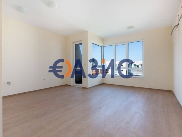 Тристаен апартамент в Бяла - 92 кв.м за 739 €/кв.м - Снимка #1