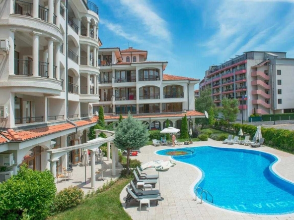 Двустаен апартамент в к.к. Слънчев бряг - 72 кв.м за 1028 €/кв.м - Снимка #1