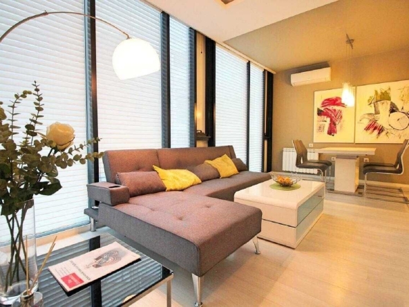 Дава се под наем Двустаен апартамент в Бургас, Лазур - 90 кв.м за 750 € - Снимка #1