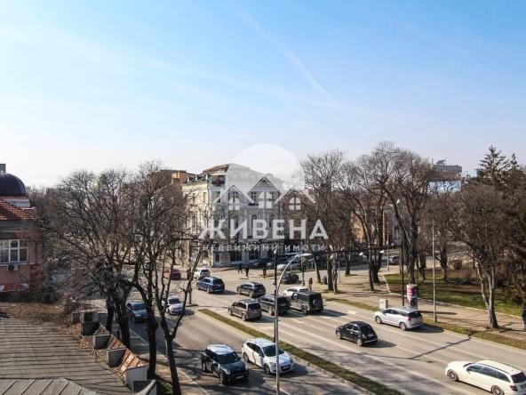 Тристаен апартамент в Варна, Център - 119 кв.м за 2513 €/кв.м - Снимка #1