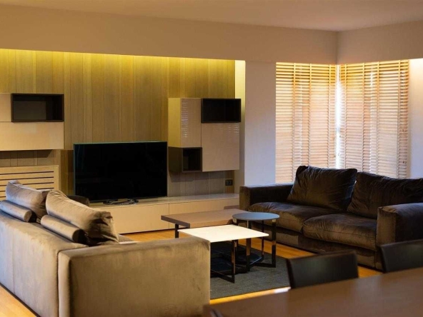 Дава се под наем Двустаен апартамент в Бургас, Славейков - 54 кв.м за 244.8 € - Снимка #1