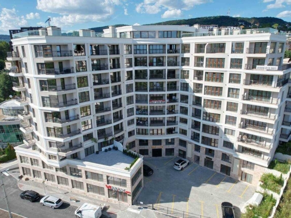 Тристаен апартамент в Варна, Автогара - 110 кв.м за 3182 €/кв.м - Снимка #1