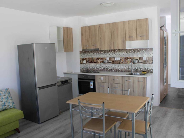 Дава се под наем Едностаен апартамент в Пловдив, Гагарин - 40 кв.м за 280.5 € - Снимка #1