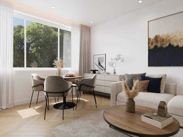 Тристаен апартамент в Пловдив, Съдийски - 100 кв.м за 2150 €/кв.м - Снимка #1