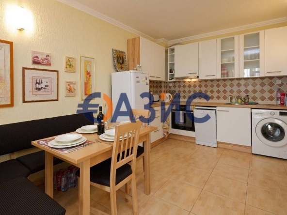 Двустаен апартамент в к.к. Слънчев бряг - 64 кв.м за 1360 €/кв.м - Снимка #1