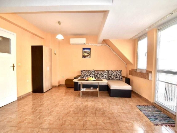 Двустаен апартамент в Пловдив, Център - 71 кв.м за 2113 €/кв.м - Снимка #1