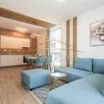 Дава се под наем Двустаен апартамент в к.к. Св.Св. Константин и Елена - 60 кв.м за 765 € - Снимка #1