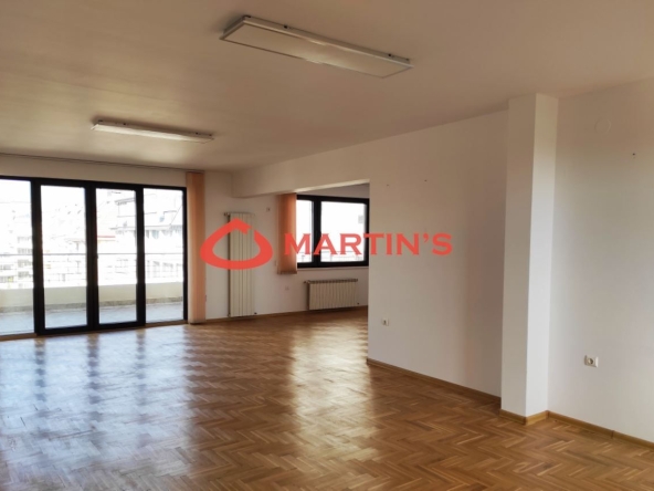 Дава се под наем Тристаен апартамент в София, Лозенец - 144 кв.м за 950 € - Снимка #1