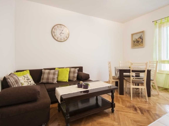 Двустаен апартамент в София, Център - 60 кв.м за 2450 €/кв.м - Снимка #1