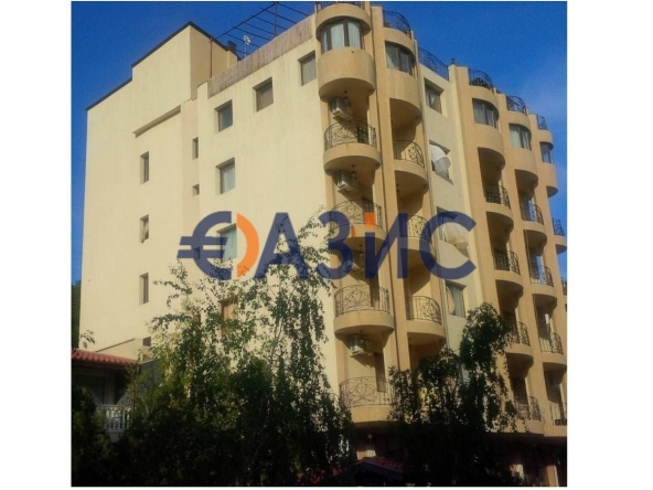 Хотел в Свети Влас - 2562 кв.м за 319 €/кв.м - Снимка #1