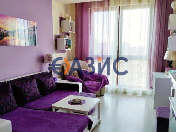 Двустаен апартамент в Бургас, Център - 71 кв.м за 2971 €/кв.м - Снимка #1