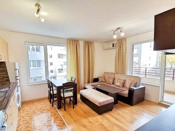 Дава се под наем Двустаен апартамент в Бургас, Лазур - 67 кв.м за 510 € - Снимка #1