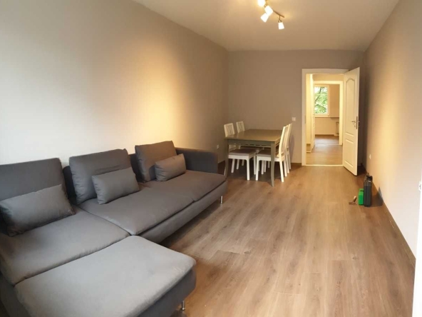 Дава се под наем Тристаен апартамент в София, Бъкстон - 87 кв.м за 757.86 € - Снимка #1