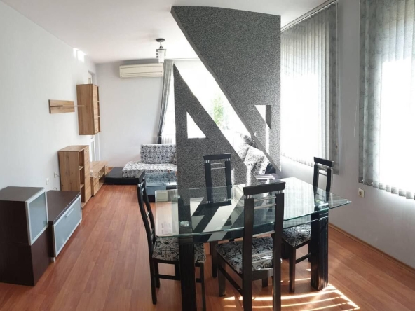 Дава се под наем Тристаен апартамент в Бургас, Сарафово - 105 кв.м за 612 € - Снимка #1