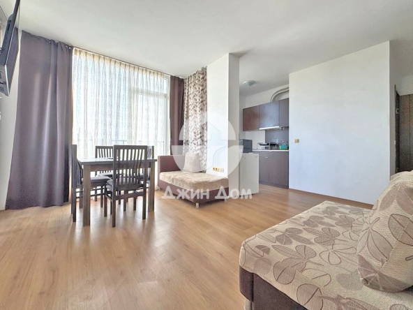 Двустаен апартамент в к.к. Слънчев бряг - 65 кв.м за 1031 €/кв.м - Снимка #1