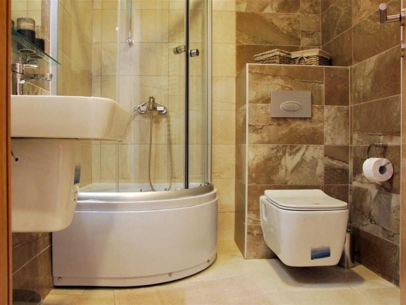 Дава се под наем Двустаен апартамент в Бургас, Лазур - 57 кв.м за 204 € - Снимка #1