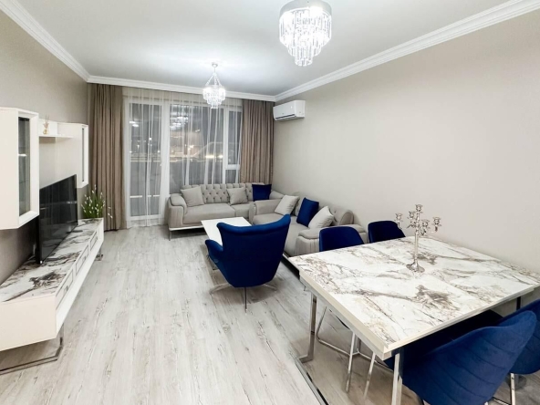 Дава се под наем Тристаен апартамент в Бургас, Изгрев - 105 кв.м за 867 € - Снимка #1