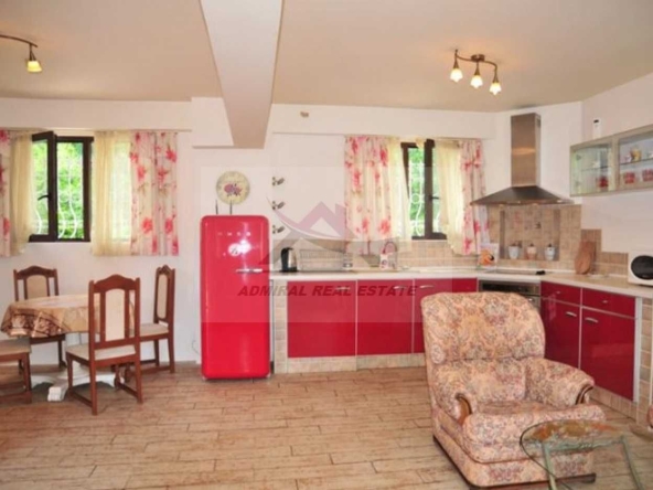 Дава се под наем Двустаен апартамент в Варна, Морска градина - 70 кв.м за 1000 € - Снимка #1