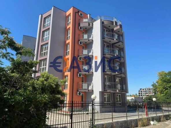 Двустаен апартамент в к.к. Слънчев бряг - 52 кв.м за 1585 €/кв.м - Снимка #1