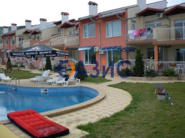 Къща в с. Рогачево, Област Добрич - 1500 кв.м за 251 €/кв.м - Снимка #1