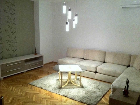 Дава се под наем Двустаен апартамент в Бургас, Възраждане - 65 кв.м за 229.5 € - Снимка #1